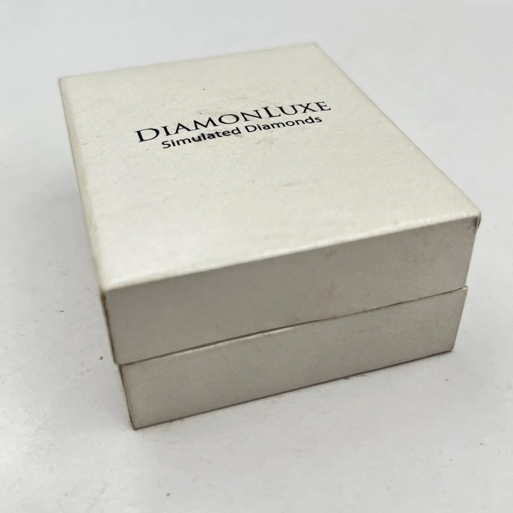 DiamonLuxe this elegant